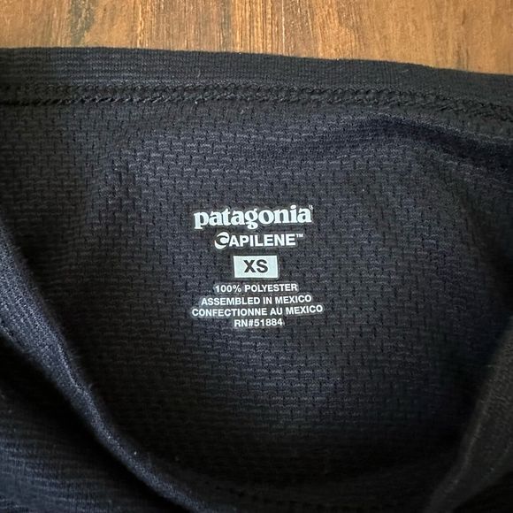 PATAGONIA Capilene Long Sleeve Baselayer T-Shirt Crew Neck in Black - Picture 5 of 9